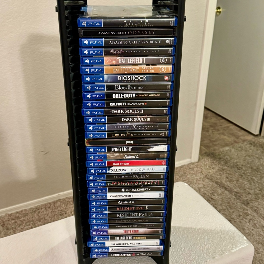 PS4 games. (33 games) PLAYSTATION 4. Pre-owned great condition